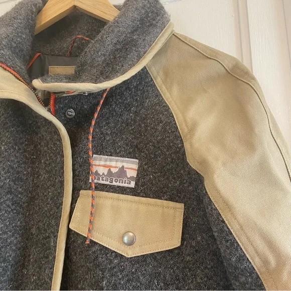 Patagonia Reclaimed Wool parka - Picture 8 of 8
